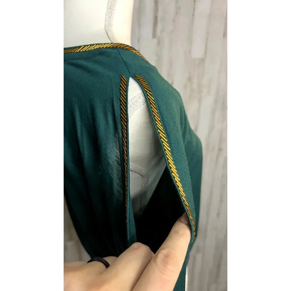 NWT Jessica Simpson Womens XS Green 3/4 Sleeve Blouse Gold Trim Shoulder Cut Out - Picture 2 of 6